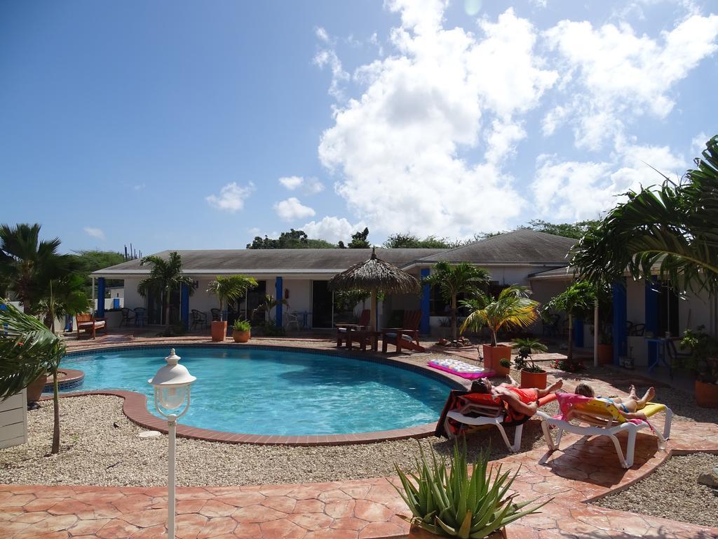 Hacienda Wayaca Apartments Oranjestad Exteriör bild