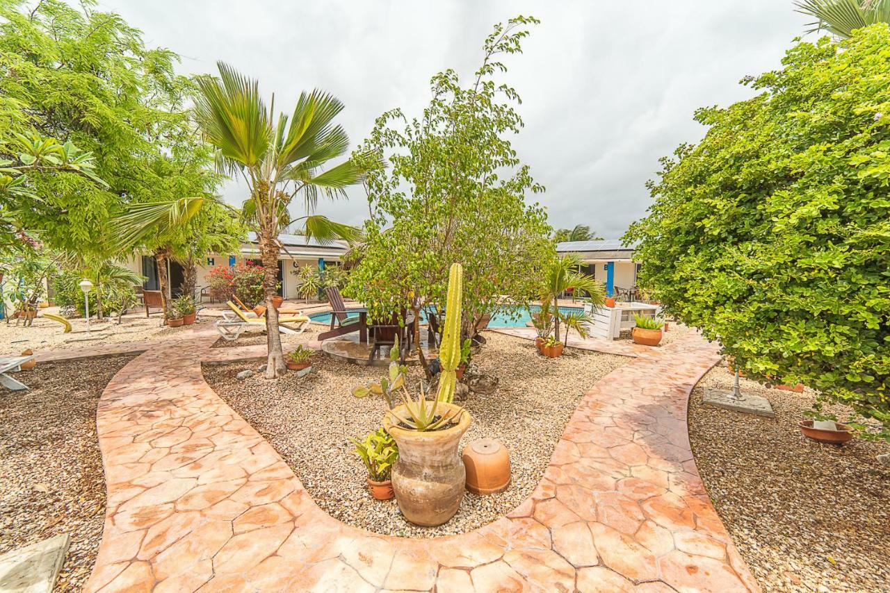 Hacienda Wayaca Apartments Oranjestad Exteriör bild